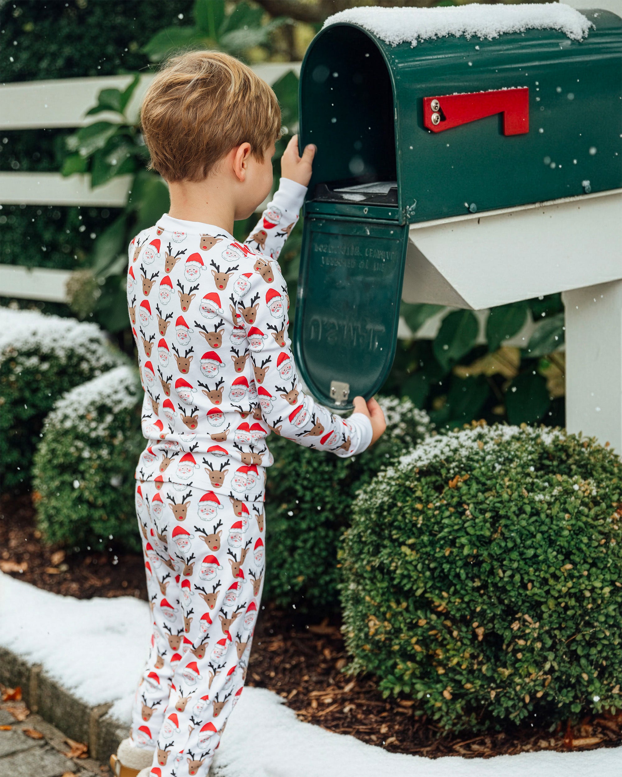 The Organic Long Sleeve Pajama Set [Santas Squad]